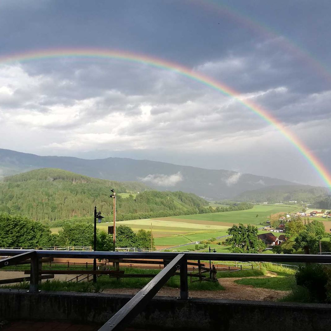 Regenbogen am Gratzihof