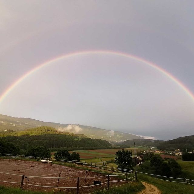 Regenbogen am Gratzihof